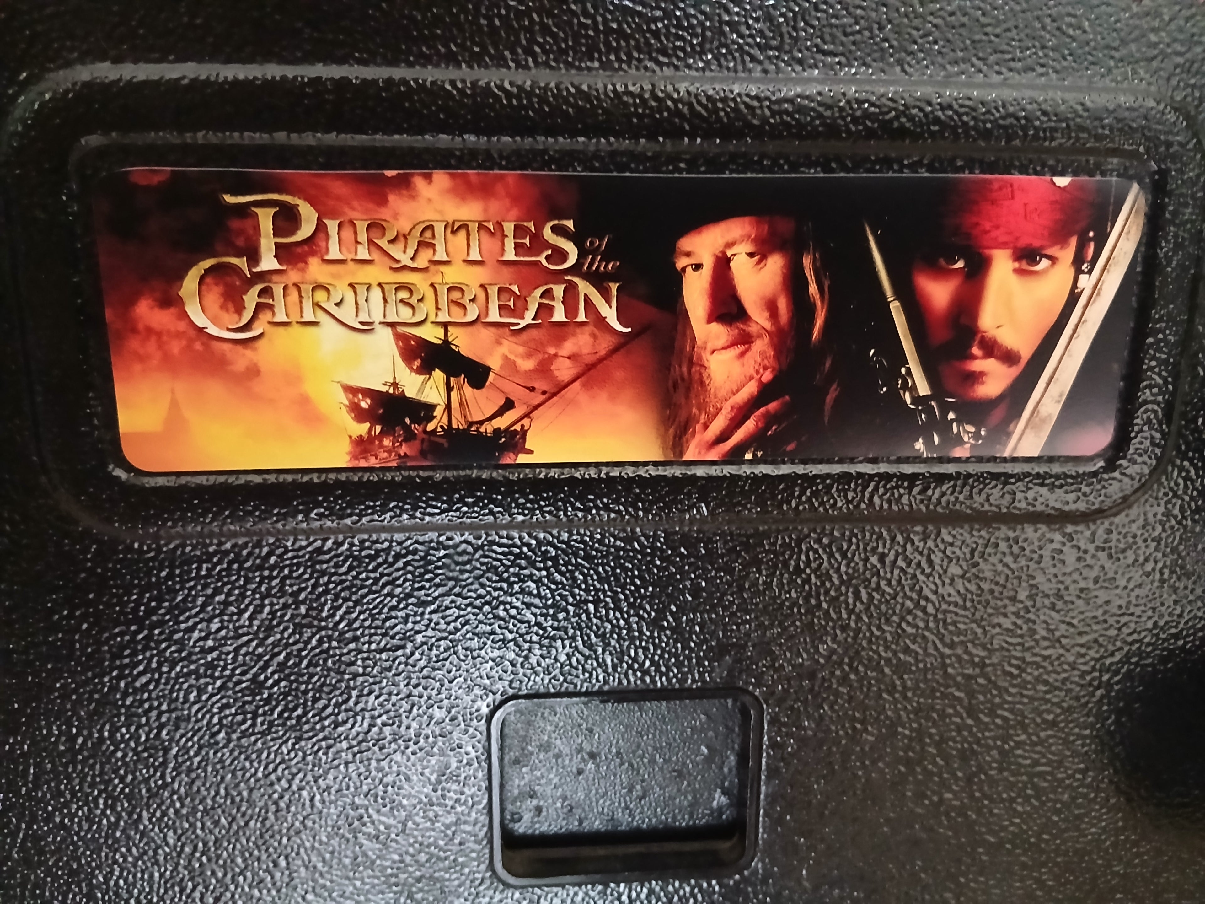 Plaque de porte flipper Pirates Of The Caribbean V6